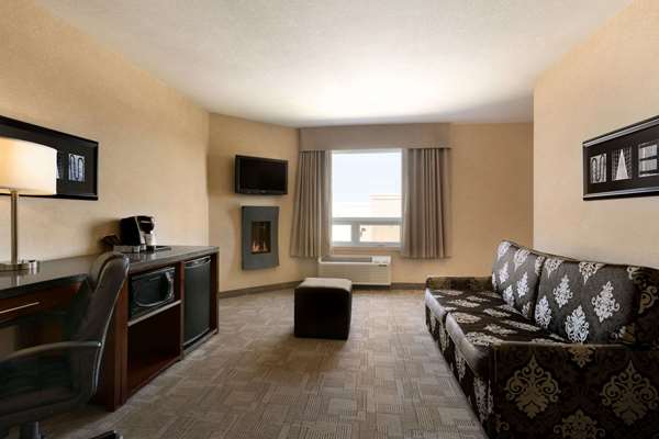 Suite - Days Inn Regina Airport