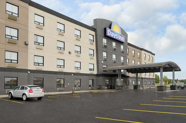 Exterior view - Days Inn Regina Airport