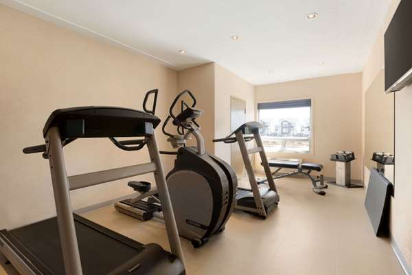 Fitness/ Exercise Room - Days Inn Regina Airport