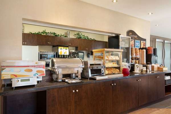 Restaurant - Days Inn Regina Airport
