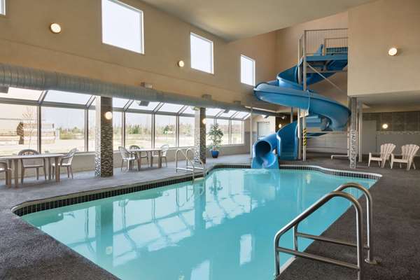 Pool - Days Inn Regina Airport