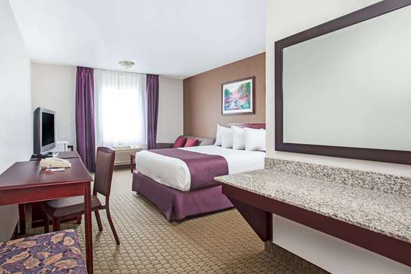Suite - Ramada Inn & Suites Red Deer