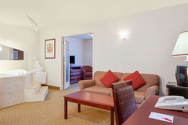 Suite - Ramada Inn & Suites Red Deer