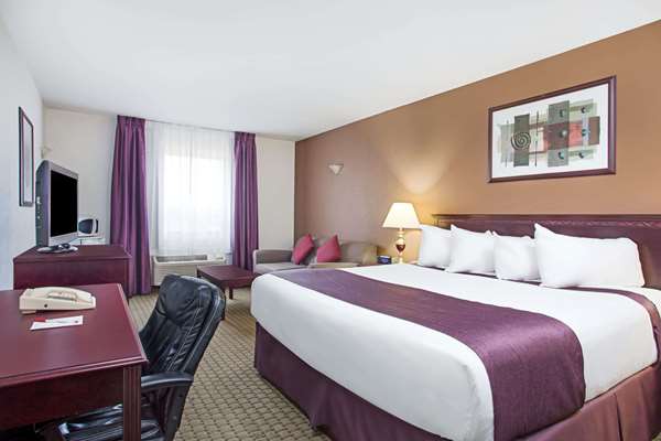 Suite - Ramada Inn & Suites Red Deer