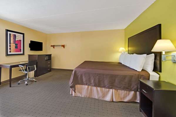  - Days Inn DeSoto - I-35, Exit 416