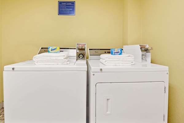  - Days Inn DeSoto - I-35, Exit 416