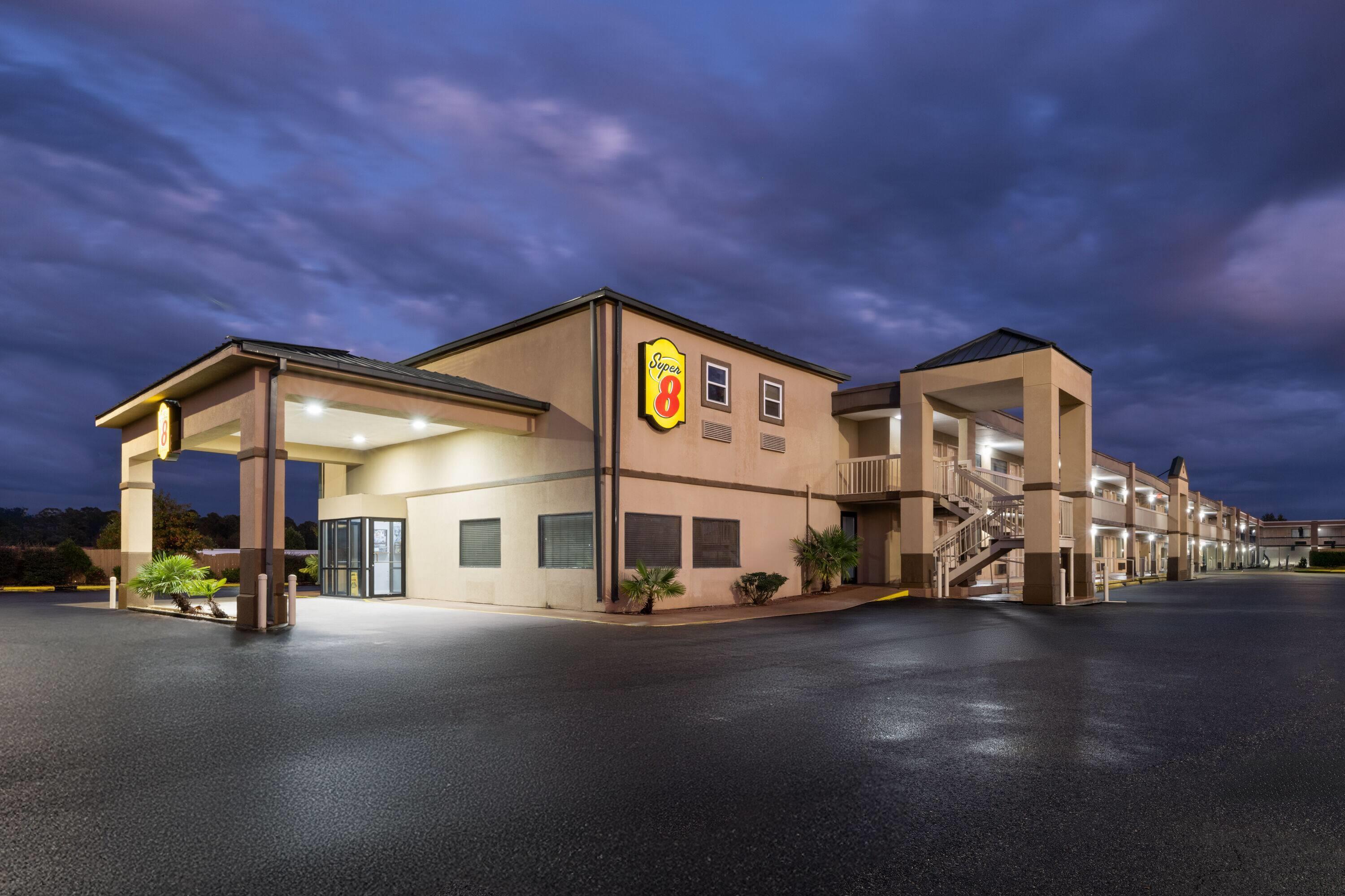 Exterior | Super 8 by Wyndham Macon West