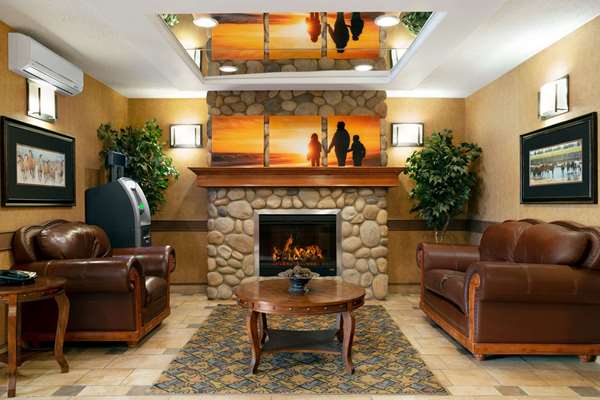  - Days Inn & Suites Strathmore