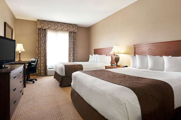  - Days Inn & Suites Strathmore