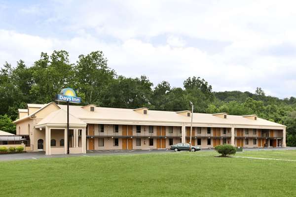 On-Site,Outdoor/Exterior,Exterior View of Building