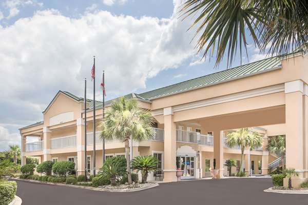 Exterior view - Baymont Inn & Suites Crestview - I-10, Exit 56