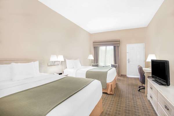  - Baymont Inn & Suites Crestview - I-10, Exit 56