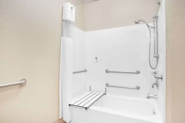  - Baymont Inn & Suites Crestview - I-10, Exit 56