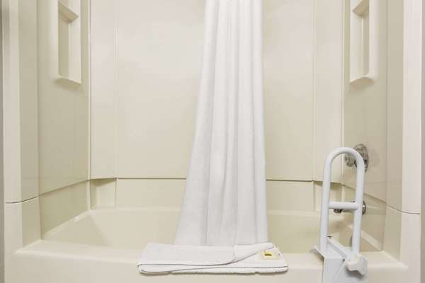  - Days Inn High Prairie