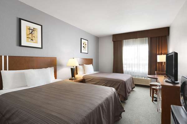  - Days Inn High Prairie