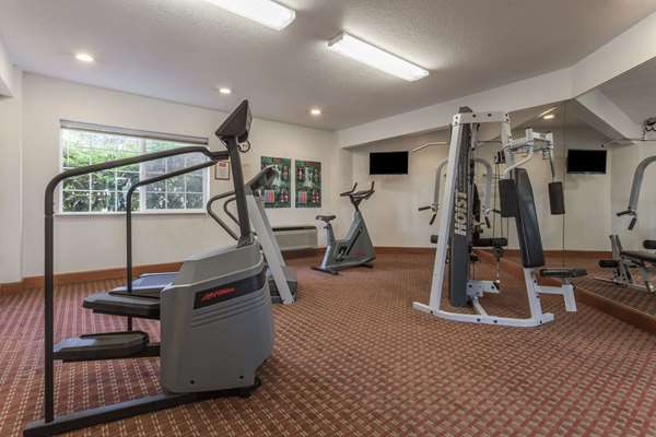 Fitness/ Exercise Room - Ramada Hotel Portland - I-205, Exit 20