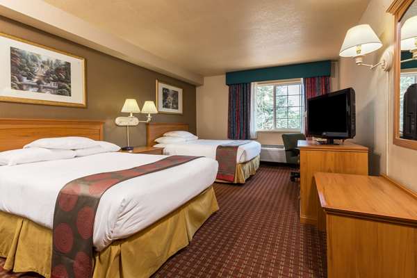  - Ramada Hotel Portland - I-205, Exit 20