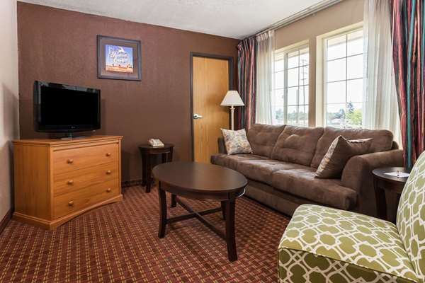  - Ramada Hotel Portland - I-205, Exit 20