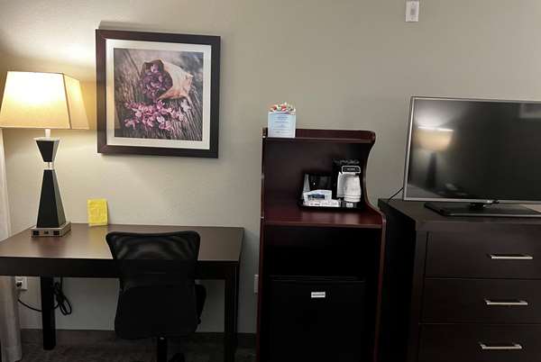  - Baymont Inn & Suites College Station