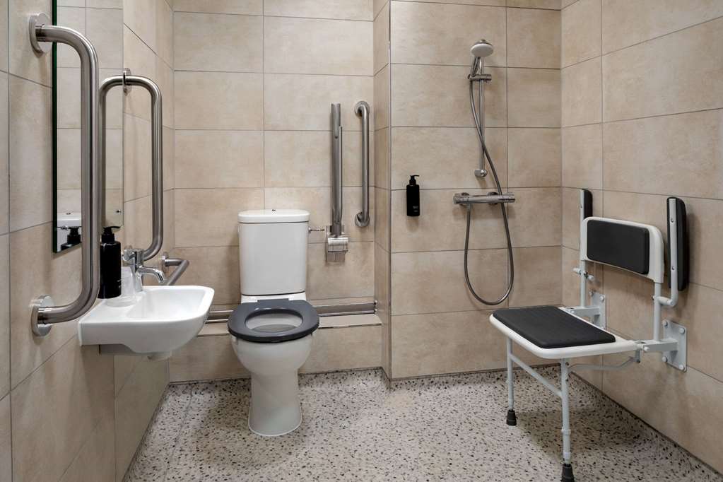 SUPER 8 BY WYNDHAM DURHAM-guestroom-Guest Room,Bathroom,Shower,Accessibility,On-Site.jpg