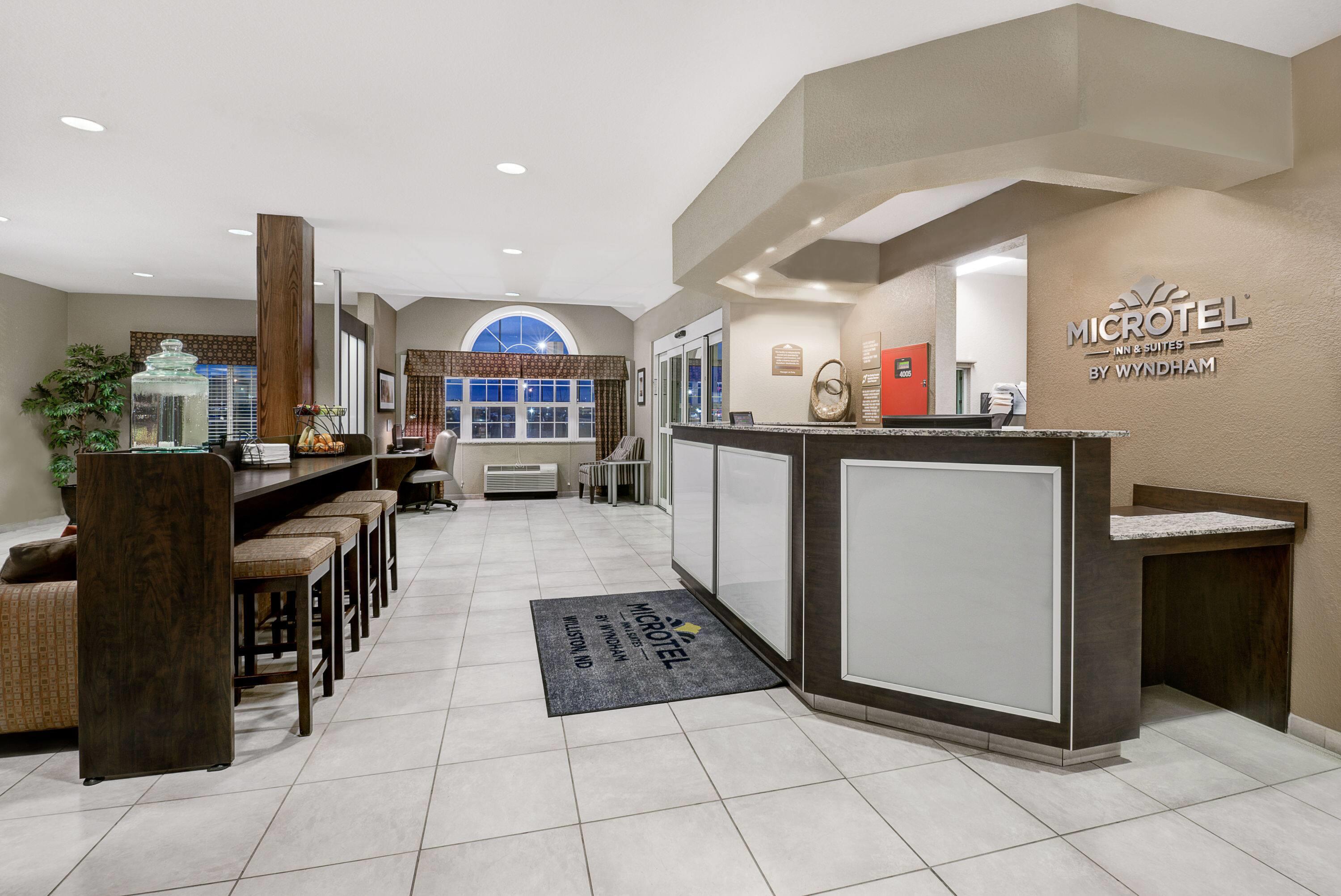 Lobby | Microtel Inn & Suites by Wyndham Williston