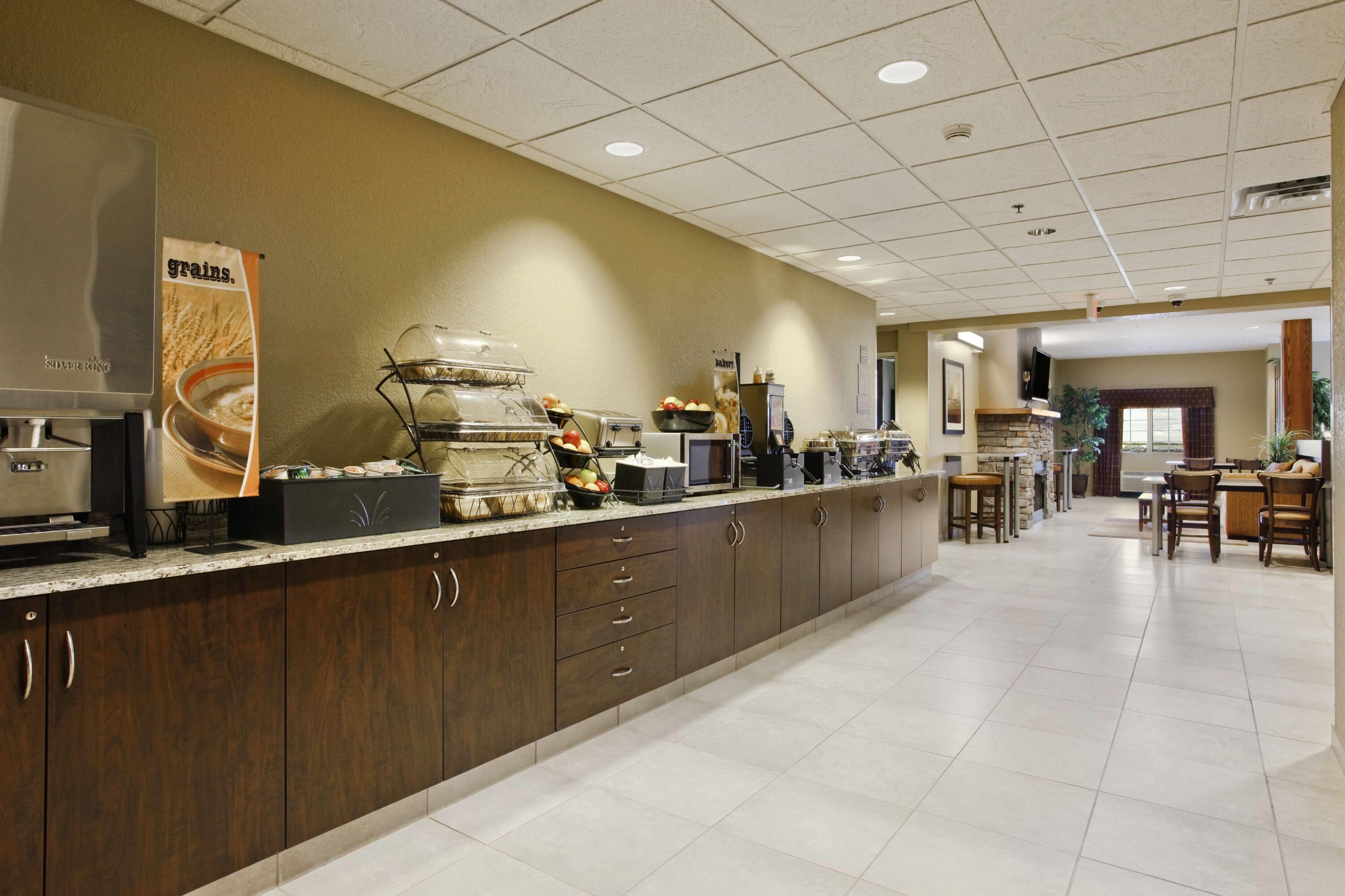 Breakfast Area | Microtel Inn & Suites by Wyndham Williston