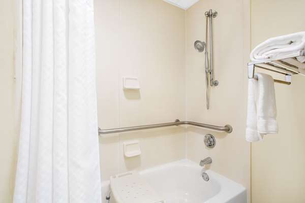  - Days Inn Metter - I-16, Exit 104