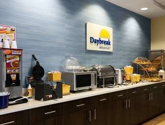 Restaurant - Days Inn & Suites Altoona