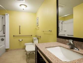  - Days Inn & Suites Altoona