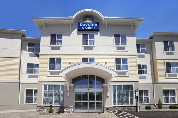 Exterior view - Days Inn & Suites Altoona