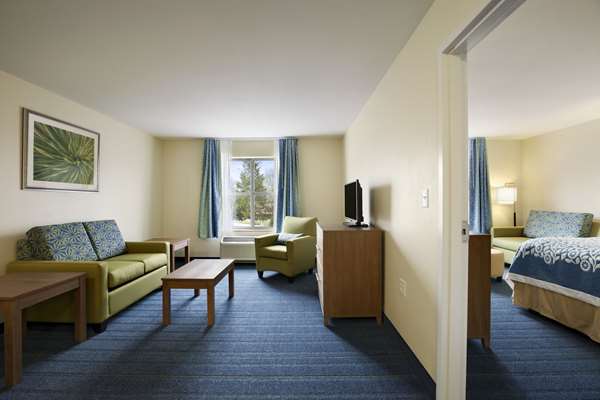 Suite - Days Inn & Suites Altoona