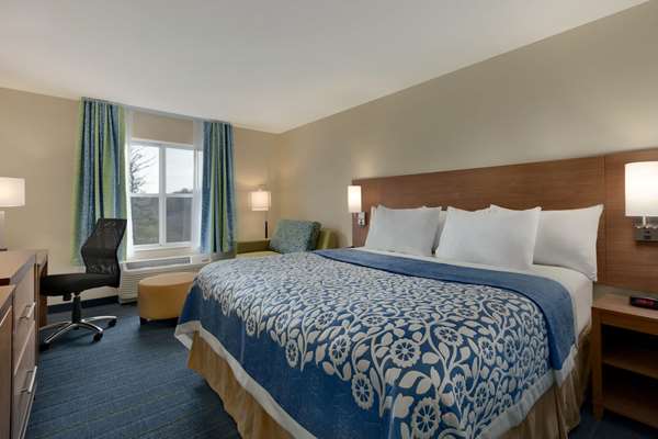  - Days Inn & Suites Altoona