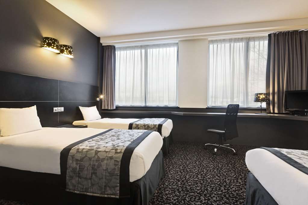 Ramada by Wyndham Brussels Woluwe - Tap to explore photos