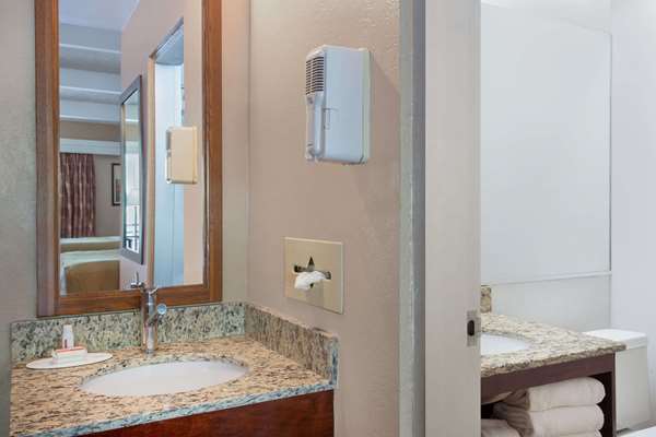  - Travelodge Lakeland - I-4, Exit 32