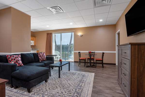 Suite - Travelodge Lakeland - I-4, Exit 32