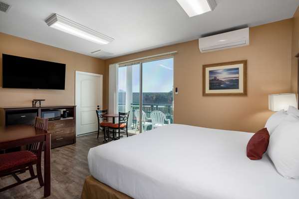 Suite - Travelodge Lakeland - I-4, Exit 32