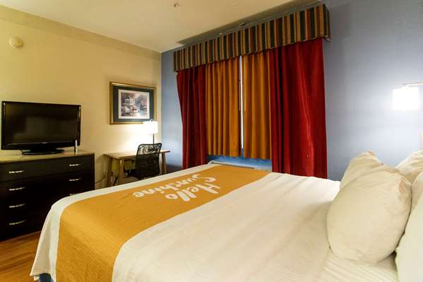  - Days Inn & Suites Bush Airport North Houston - I-45, Exit 59