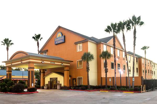 Exterior view - Days Inn & Suites Bush Airport North Houston - I-45, Exit 59