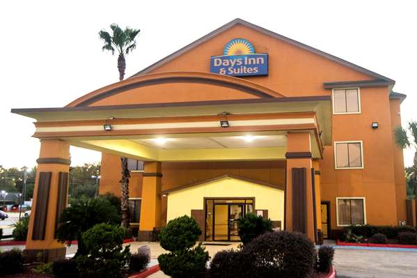 Exterior view - Days Inn & Suites Bush Airport North Houston - I-45, Exit 59