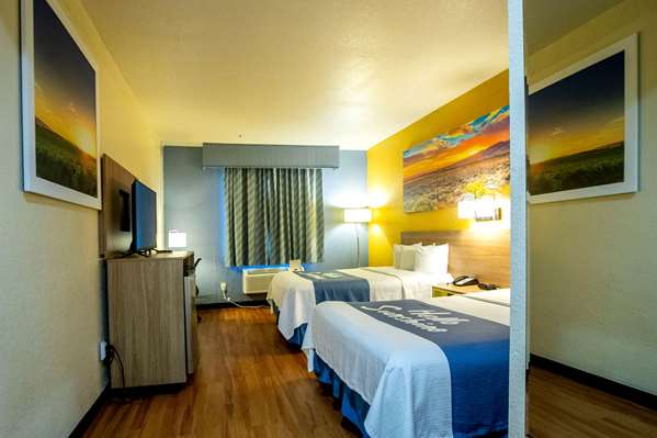  - Days Inn & Suites Bush Airport North Houston - I-45, Exit 59