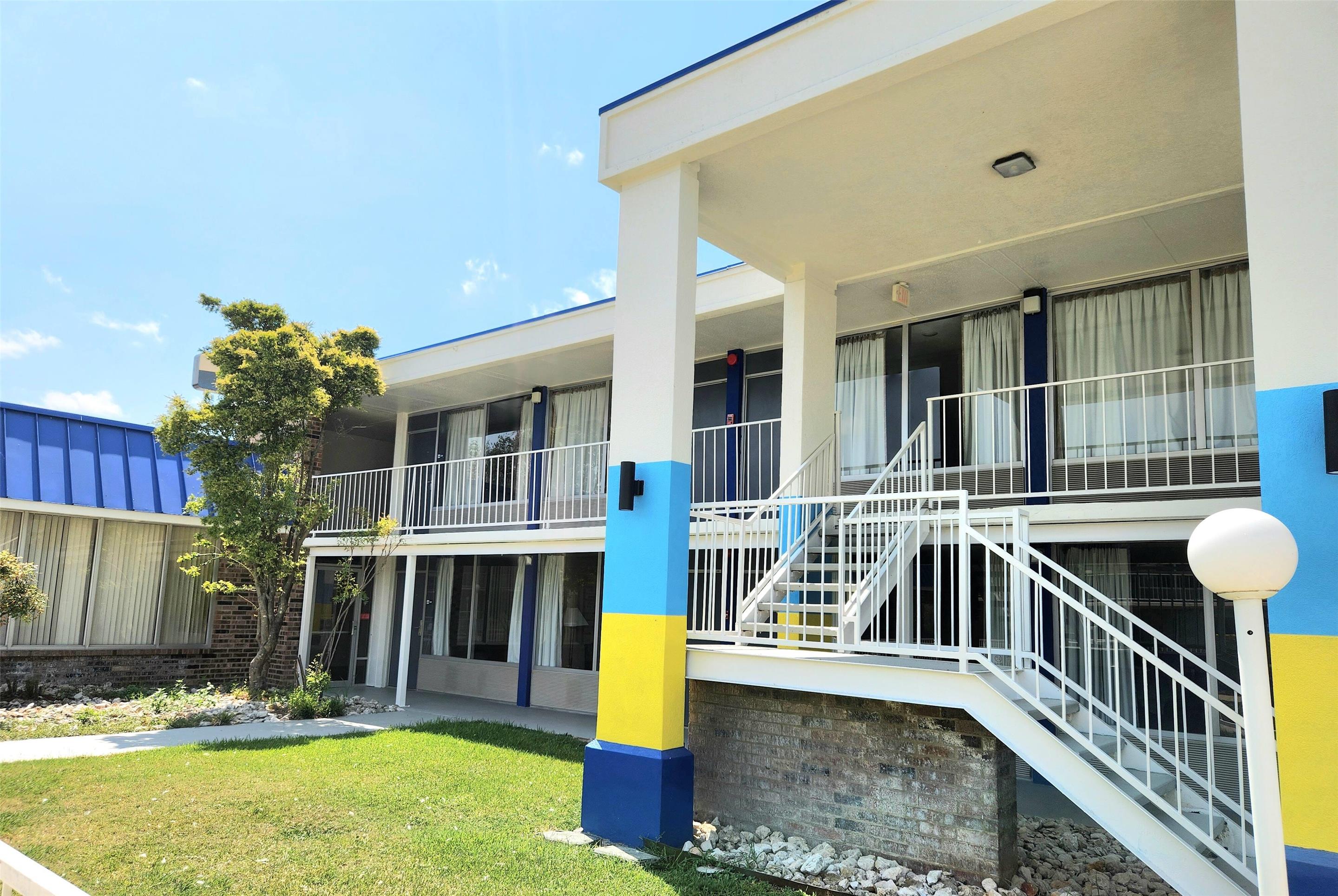 Exterior | Days Inn by Wyndham Seguin TX