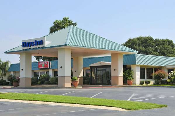 Exterior view - Days Inn Forrest City - I-40, Exit 241