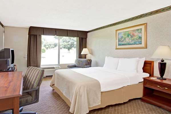  - Days Inn Forrest City - I-40, Exit 241