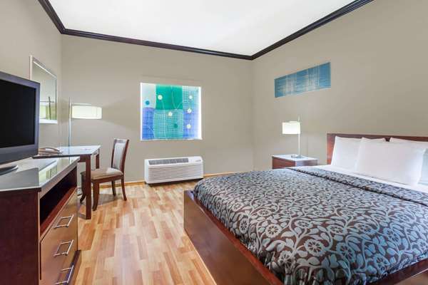  - Days Inn & Suites Marquez