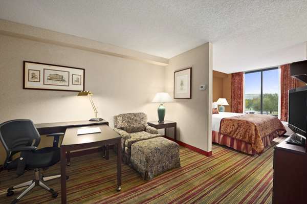  - Ramada Inn & Suites Airport Orlando