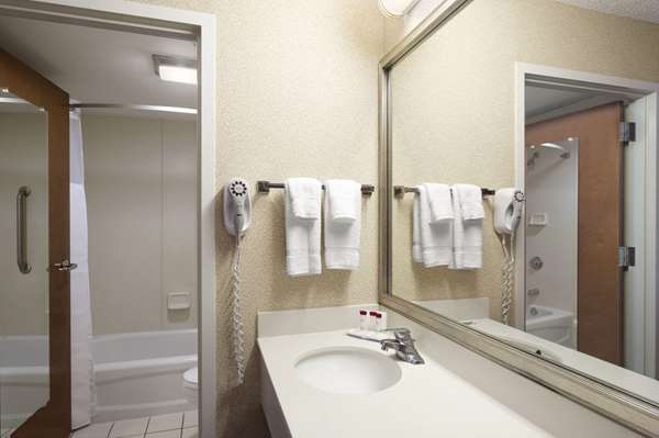  - Ramada Inn & Suites Airport Orlando