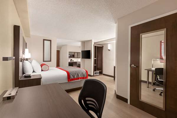  - Ramada Inn & Suites Airport Orlando