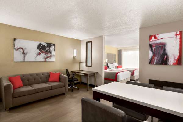  - Ramada Inn & Suites Airport Orlando