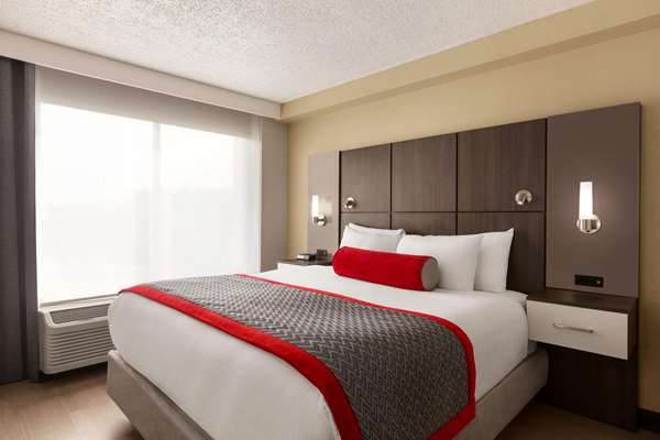 Suite - Ramada Inn & Suites Airport Orlando