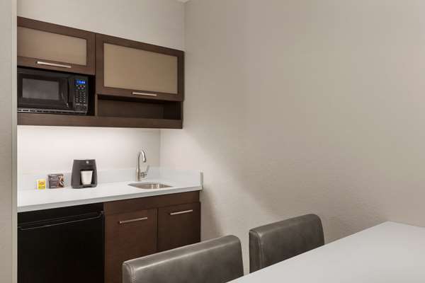 Suite - Ramada Inn & Suites Airport Orlando